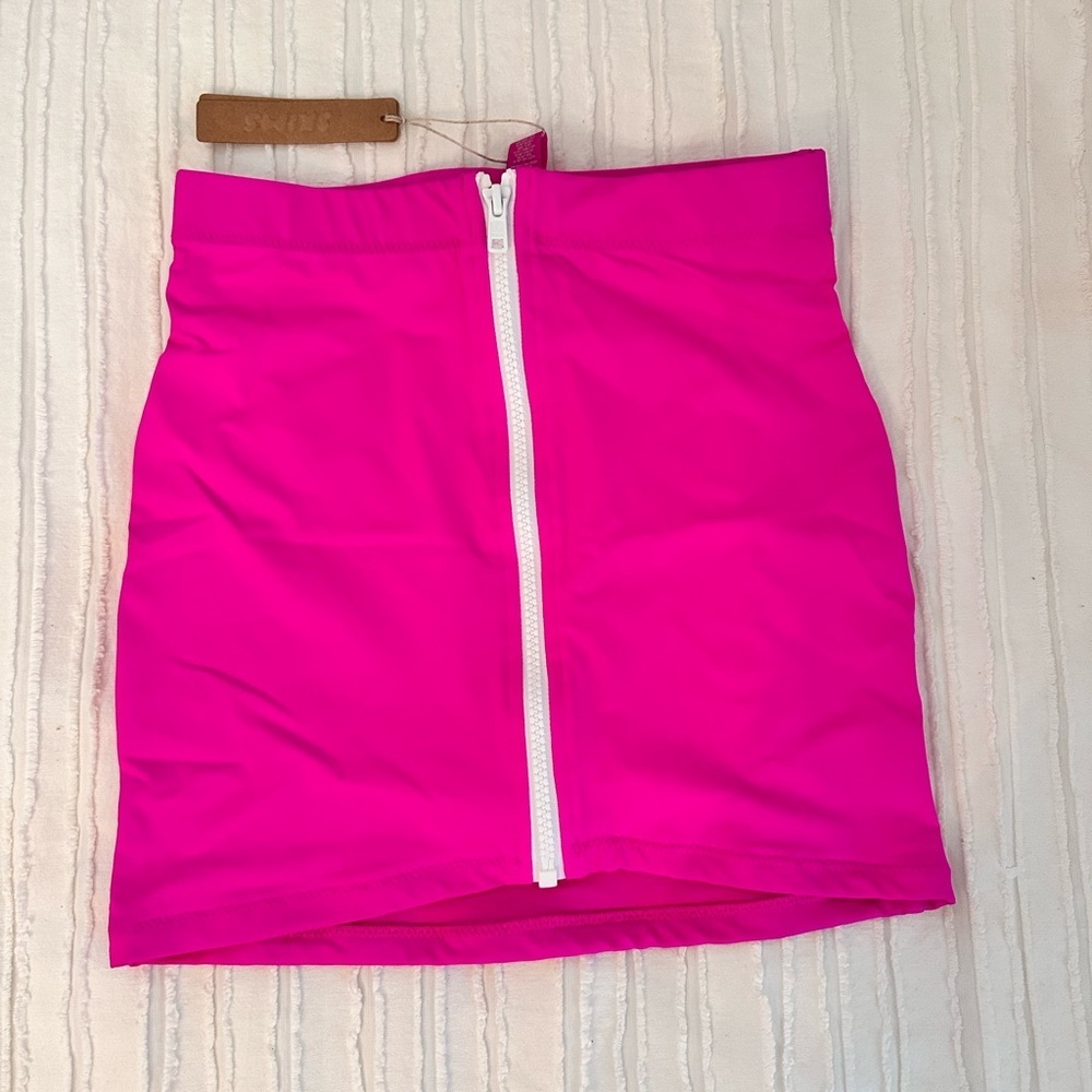 NWT SKIMS Size XS Swim Zip-Up Mini Skirt in Hibiscus - Picture 2 of 6
